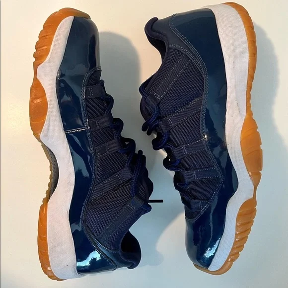 Jordan 11 ‘Midnight Navy Gum’